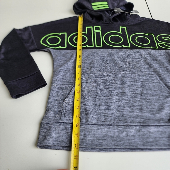 NWT Adidas Charcoal Gray Green Logo Pullover Fleece Hoodie Kids M (10-12) - Picture 4 of 8